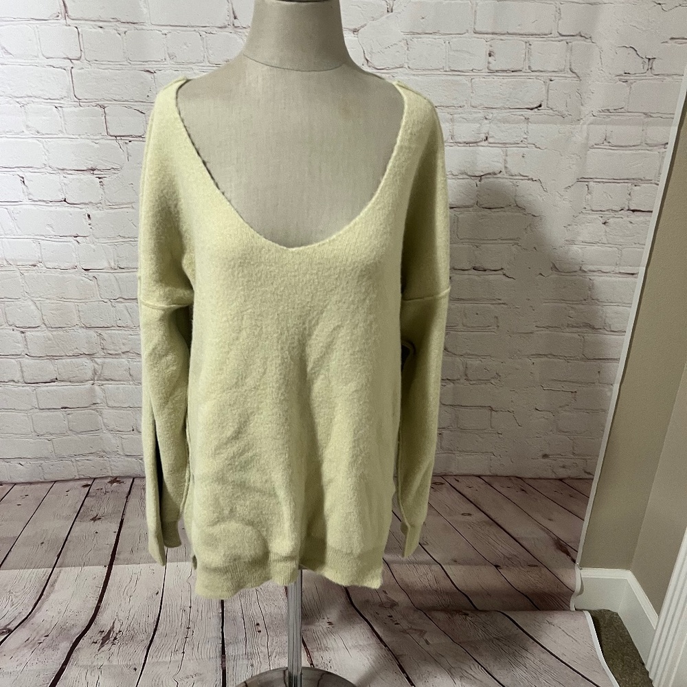 NWT Creamy Yellowish Scoop Neck Sweater